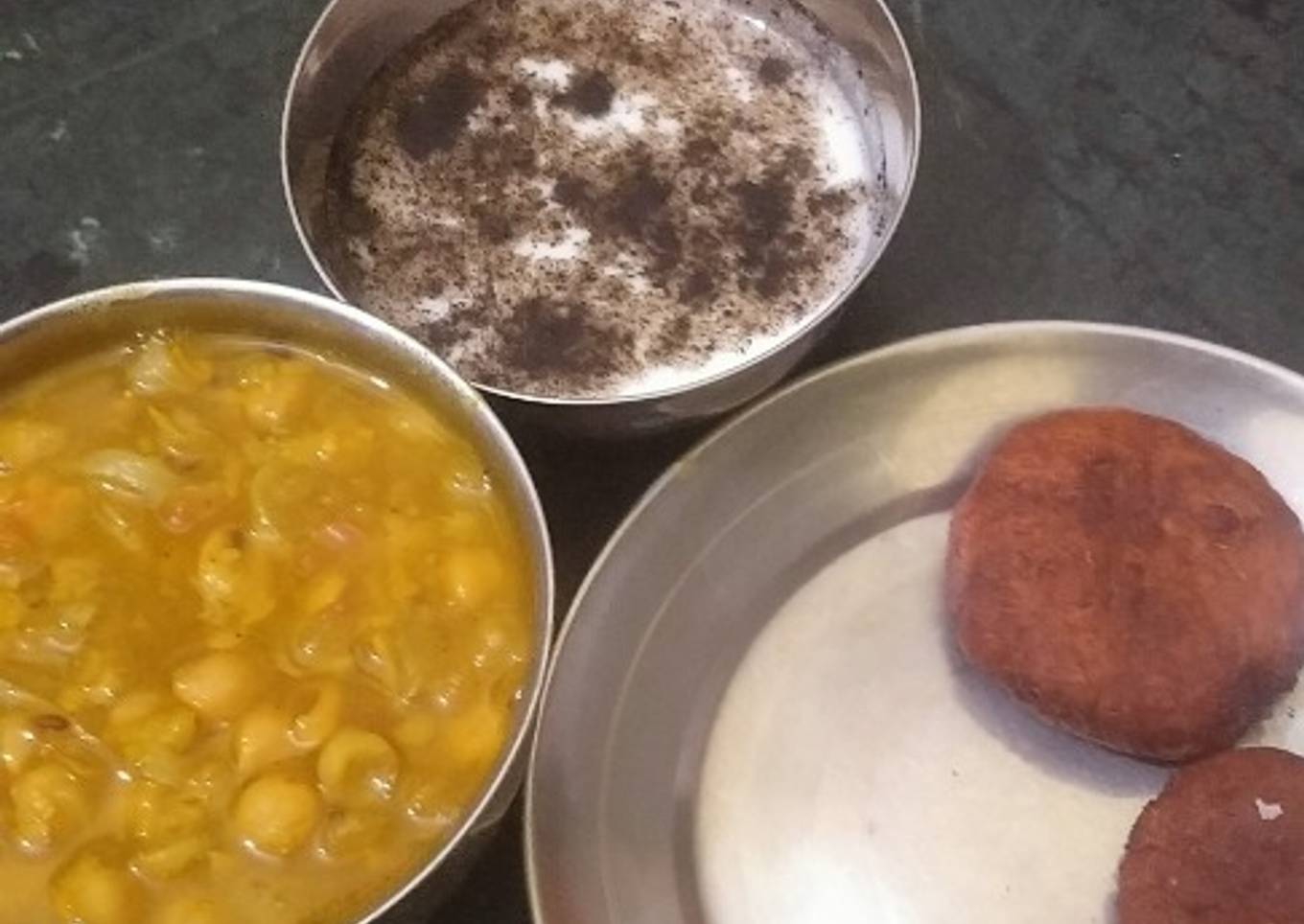 Homemade crispy rice flour tikki & chole