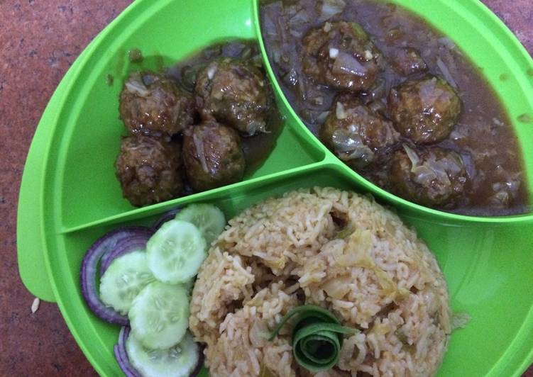 Simple Way to Prepare Super Quick Homemade Cabbage manchurian and fried rice