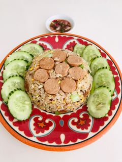 รูปของ ข้าวผัดไข่ไส้กรอกเจ (Nasi goreng)