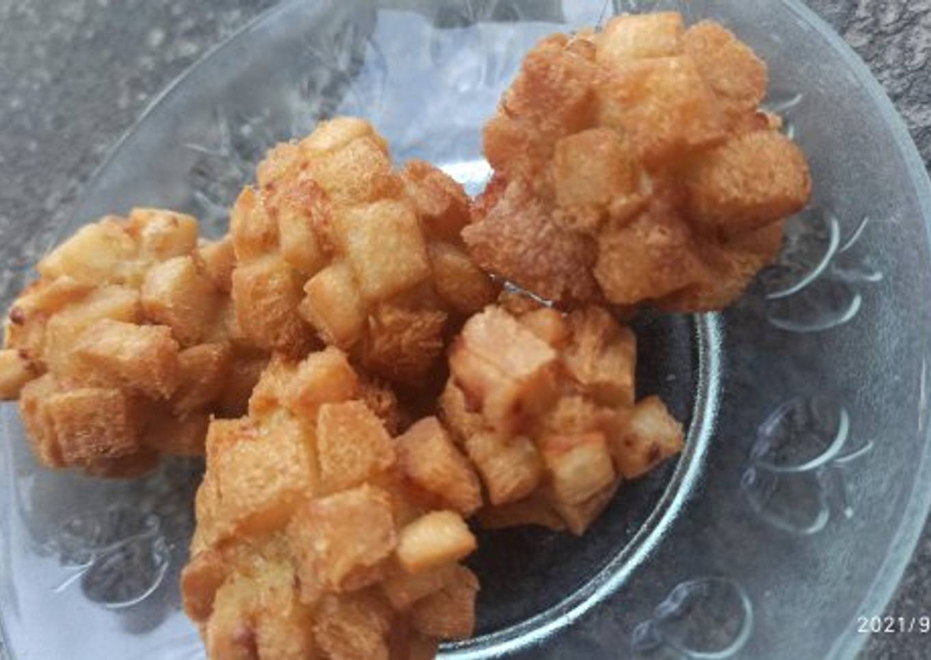 35. Bola bola udang ayam