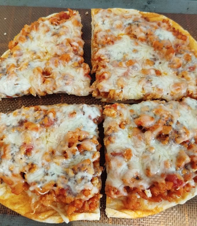 Foto principal de Pizza Extra Fina con Pollo un Poco de Especias y Queso