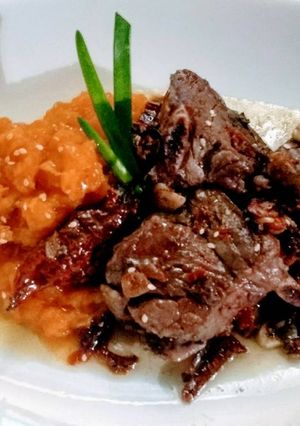 Una foto de Beef monstruo festivalero & puré gaviota de oro viñamarina style