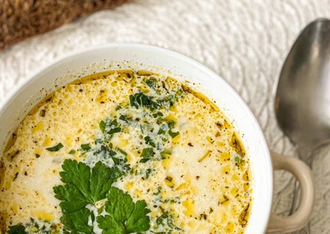 Суп с фрикадельками, грибами и плавленым сыром