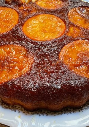 Une photo de 🧺Cake 🥮tatin 🍊orange cannelle 🪵🥄