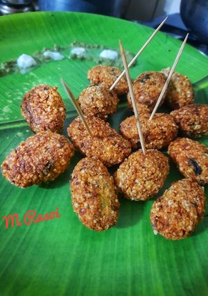 क्रंची साबुदाणा पाॅपस (Crunchy Sabudana Pops Recipe In Marathi) रेसिपी चे मुख्य फोटो 