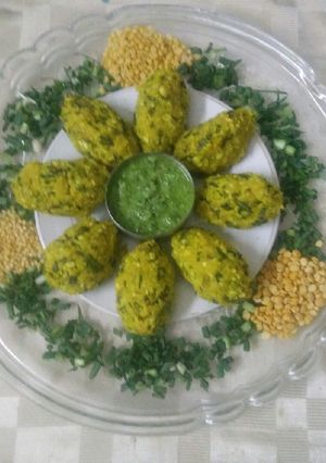 A picture of Spicy dhal dumplings.