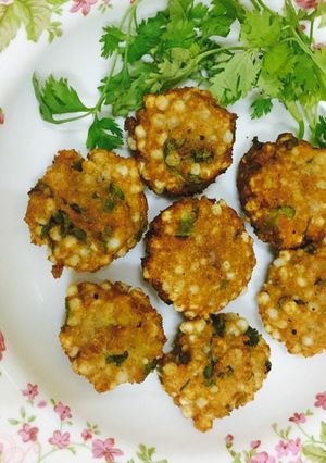 A picture of Sabudana /sago vada.