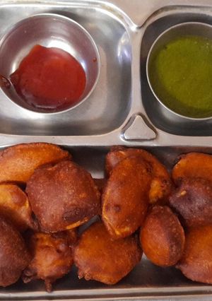 आलू के पकौड़े (aloo ke pakode recipe in Hindi) रेसिपी मुख्य फोटो