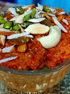 गाजर का हलवा (gajar ka halwa recipe in Hindi) रेसिपी मुख्य फोटो