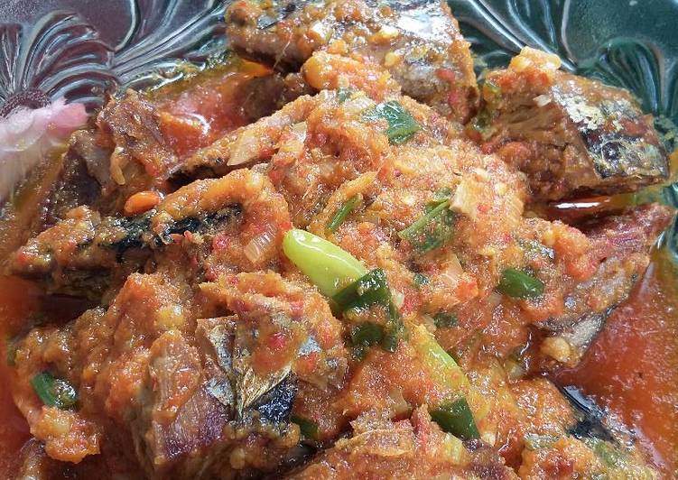 Resep Tongkol Masak Pesmol | Cara Membuat Tongkol Masak Pesmol Yang Paling Enak