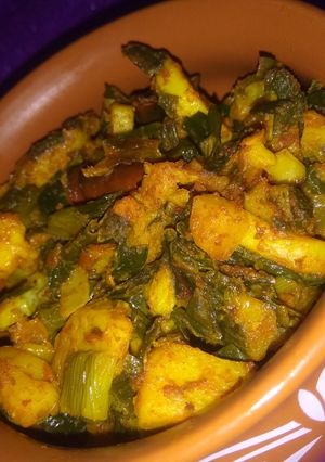 A picture of Spring Onion Potato Sabzi.