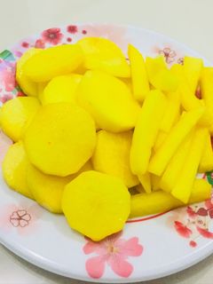 Hình của món Củ cải muối vàng kiểu Hàn Quốc.