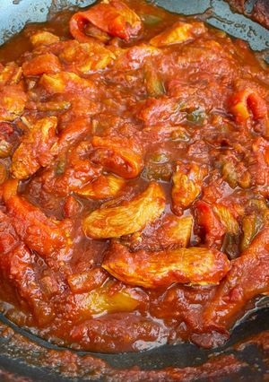 Une photo de Poulet basquaise