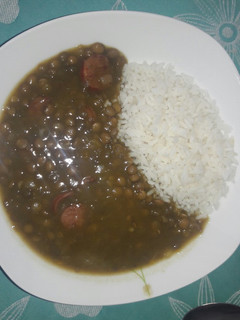 Una foto de Lentejas con arroz 🍽