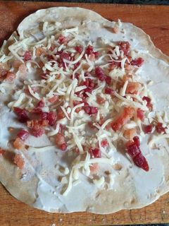 Baconos, sajtos palacsinta recept fotója