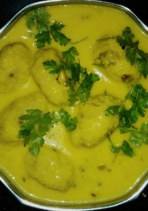 कढीगोळे (kadhi gole recipe in marathi) रेसिपी चे मुख्य फोटो 