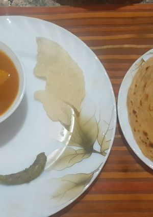 A picture of Aata lachcha paratha.