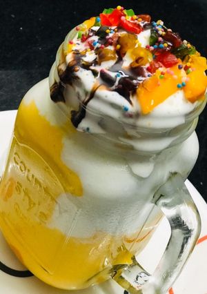 મેગોં મસ્તાની (mango Mastani Recipe In Gujarati) રેસીપી મુખ્ય ફોટો
