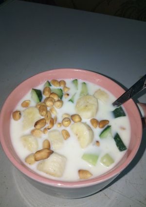 A picture of Banana, Cucumber, Peanut Milk Mix.