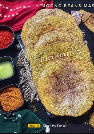 A picture of Moong Beans Masala Khakhra.