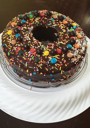 صورة لوصفة كيكة بيتية مزينة