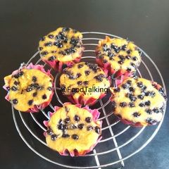 A picture of Choco Chips Avocado Muffins.