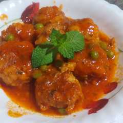 Una foto de Albóndigas de bacalao en salsa de piquillo