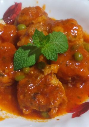 Una foto de Albóndigas de bacalao en salsa de piquillo
