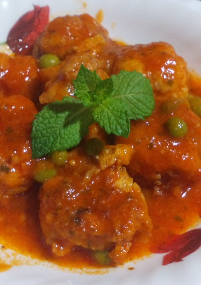 Una foto de Albóndigas de bacalao en salsa de piquillo