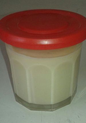 A picture of Homemade sweet condensed milk.