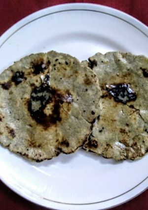 A picture of Bajra roti.