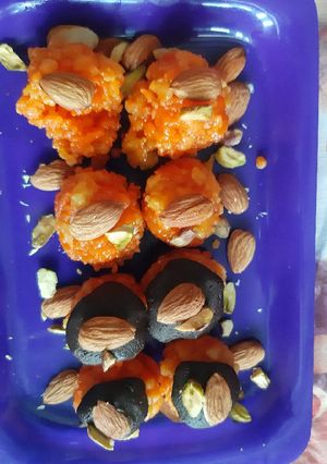 A picture of Bondi ke ladoos (chocolatey).