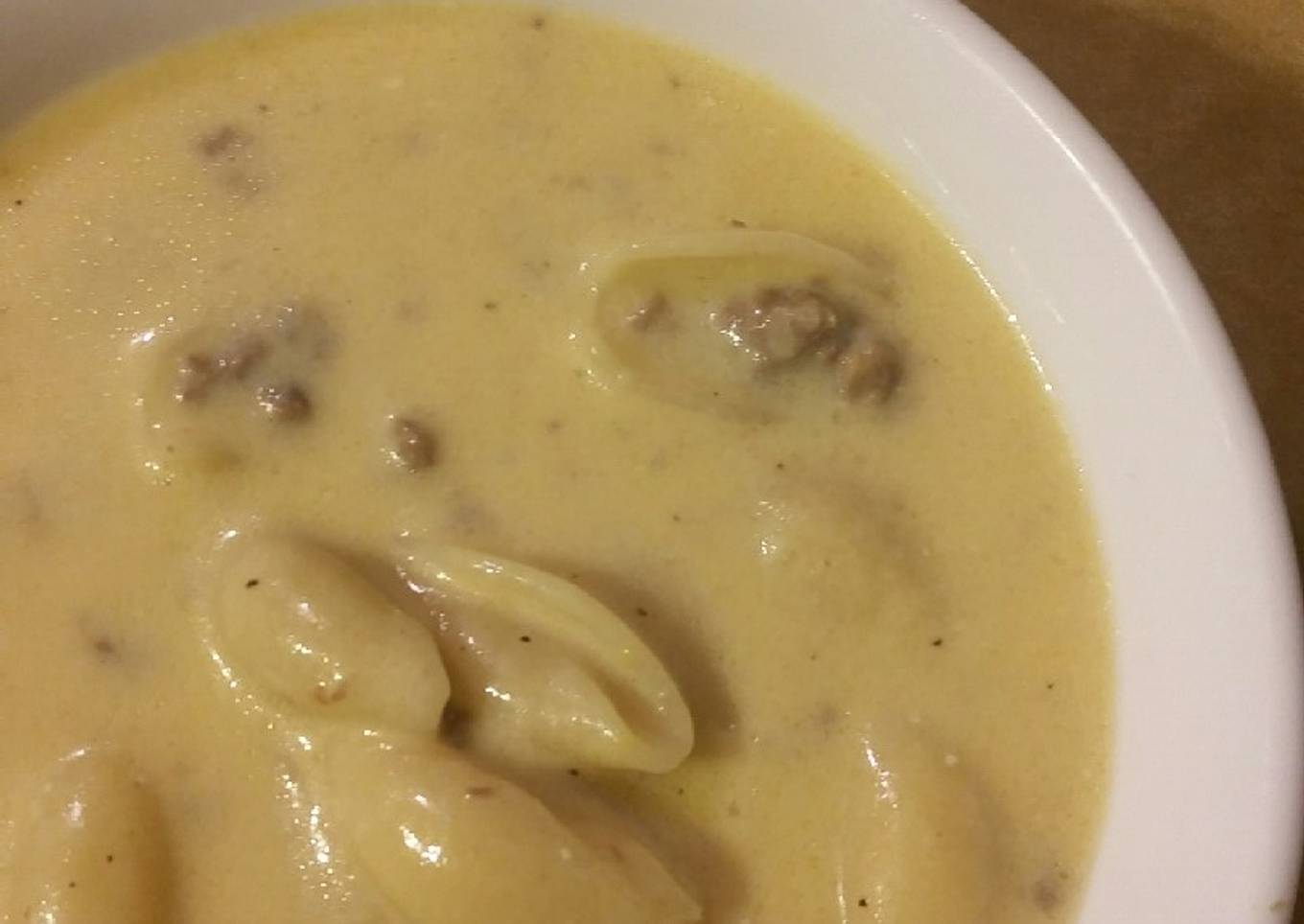 Beefy Mac & Cheese Soup