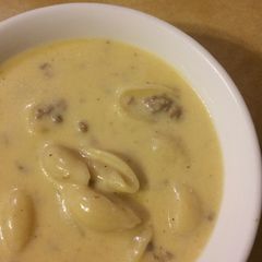 A picture of Beefy Mac & Cheese Soup.
