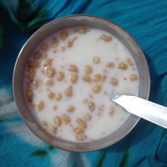 A picture of Boondhi raita.