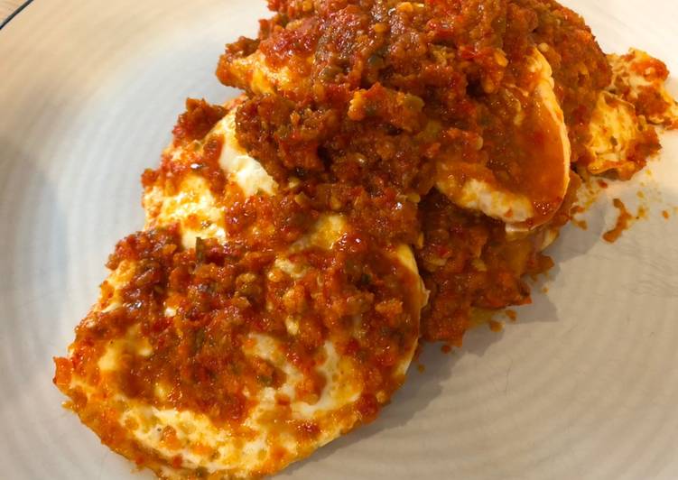 Telur balado pedas mantap enak banget ala warteg