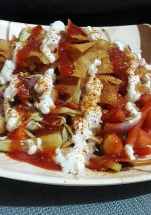 A picture of Papri chana chat.