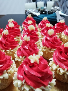 Mikulás sapka (cupcake) recept fotója