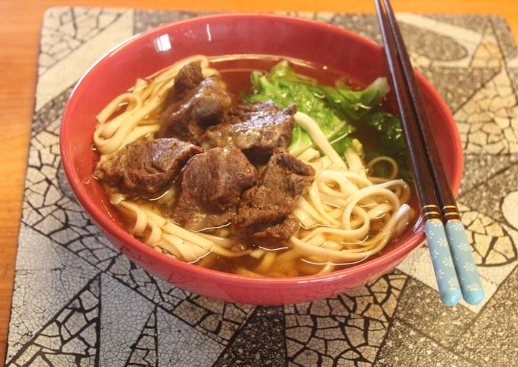 牛頰肉沙茶牛肉麵