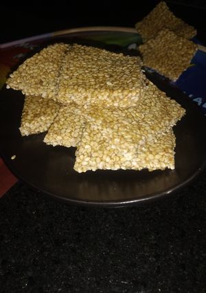 તલ સાંકળી (Tal Sankli Recipe in Gujarati) રેસીપી મુખ્ય ફોટો