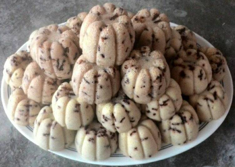 Cara mudah memasak Bolu Kelapa Coklat Kukus, Lezat
