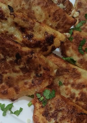 صورة لوصفة فطائر اللحم المفروم بجبن المدزريلا