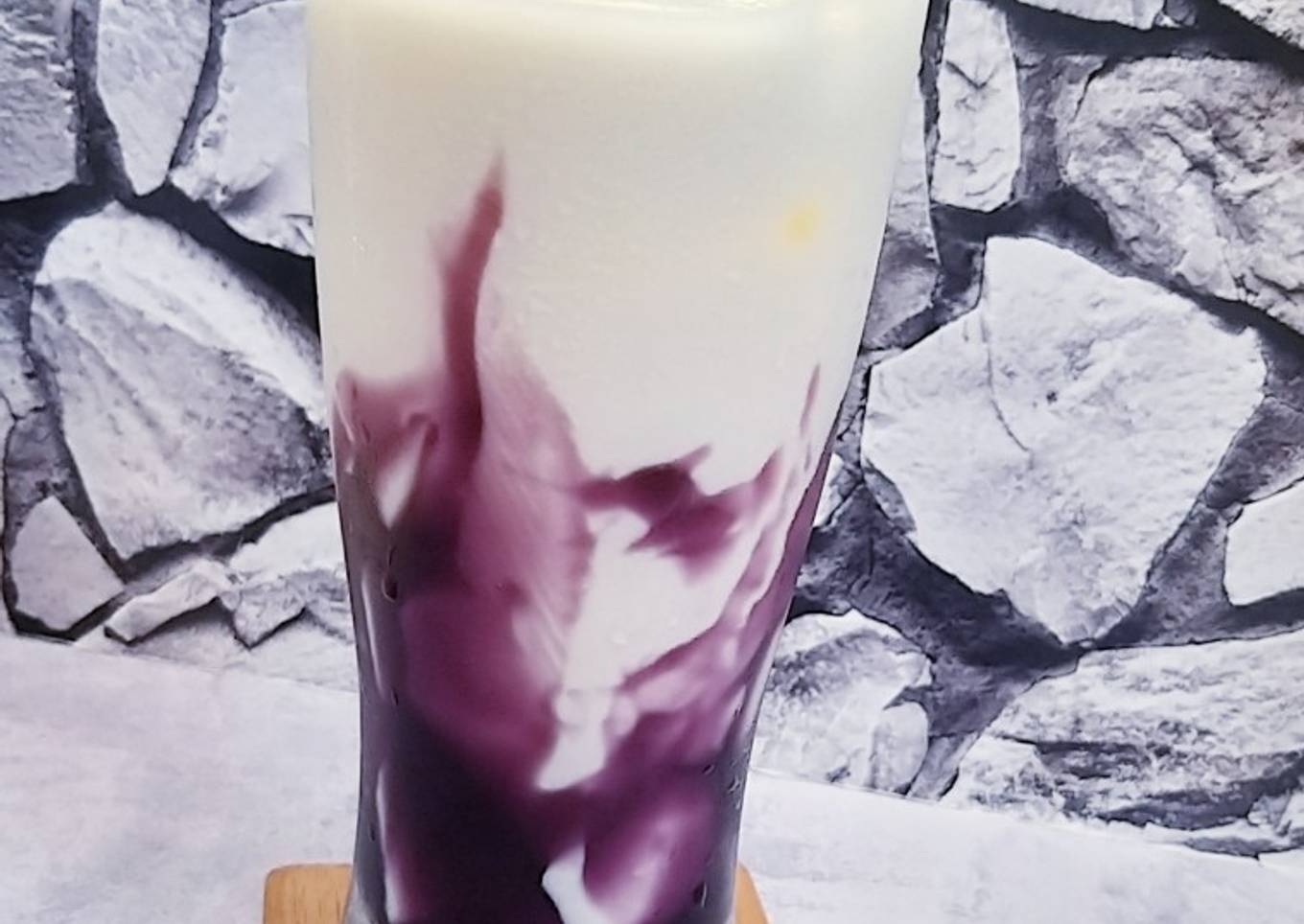 Blueberry ice milk