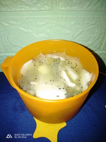 Cara Mudah Membikin Resep 419. Es Selasih Rumput Laut, Kelapa Muda + Jelly by Uliz Kirei yang Lezat Sekali Anti Ribet, Uenak Banget