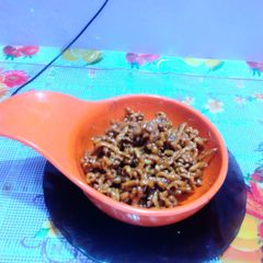A picture of Besan ke gur wale sev.