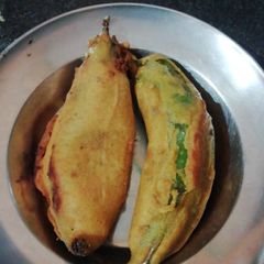 A picture of Mirchi pakoda.