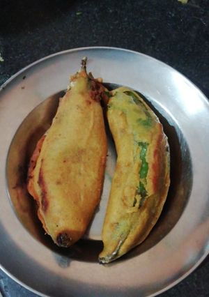 A picture of Mirchi pakoda.