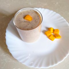A picture of Mango and chia seeds smoothie.