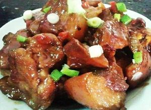 Hình của món Chân giò kho tàu.