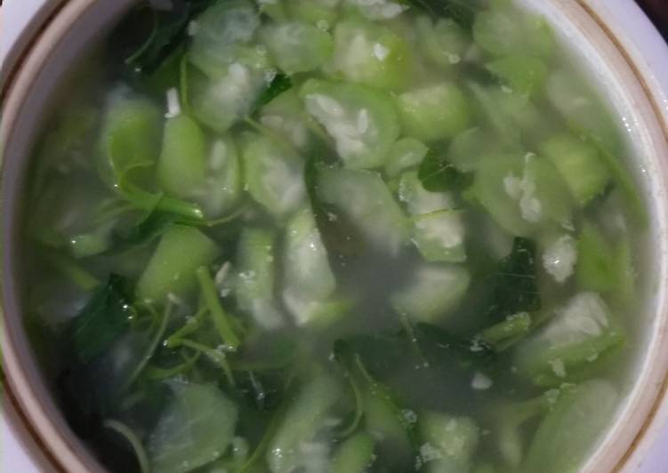 Cara termudah untuk Musim Semi LezatBening gambas&amp; bayam